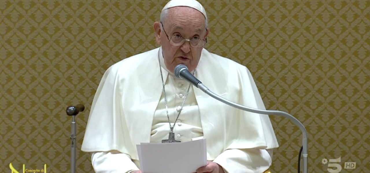 Papa Francisco lança apelo aos jovens: “É preciso apoiá-los” / “Educar com a vida, depois com as palavras”